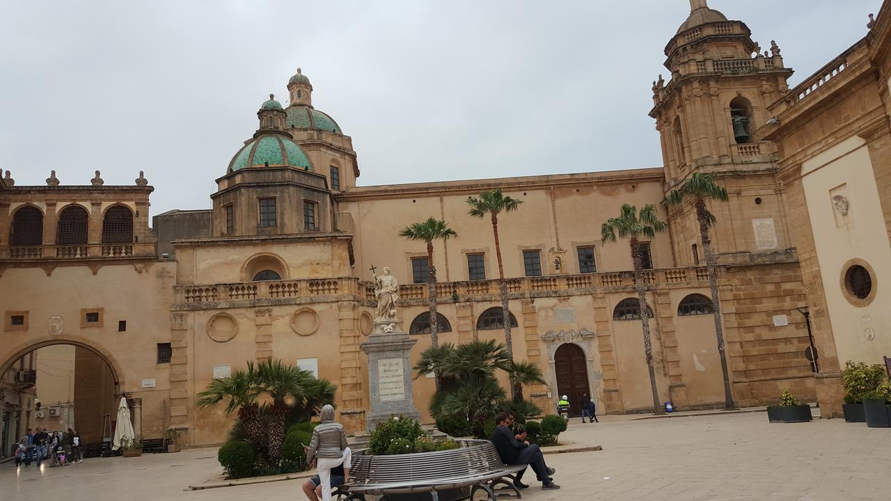 Casa Turismo "Madonna Del Paradiso" Mazara del Vallo Buitenkant foto
